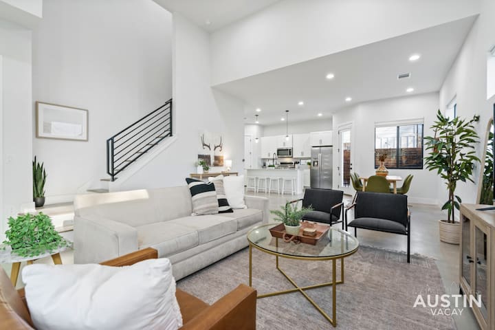 Brand New House + Yard Next to Downtown & E 6th!