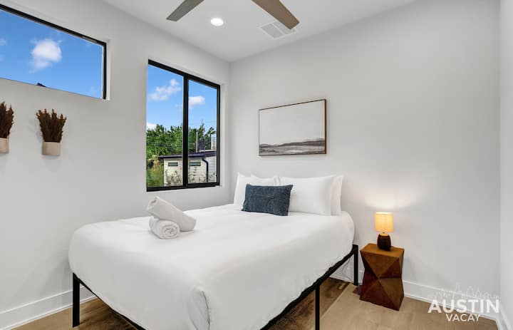 Bračni krevet (širok 150 - 179 cm) s kvalitetnom hotelskom posteljinom