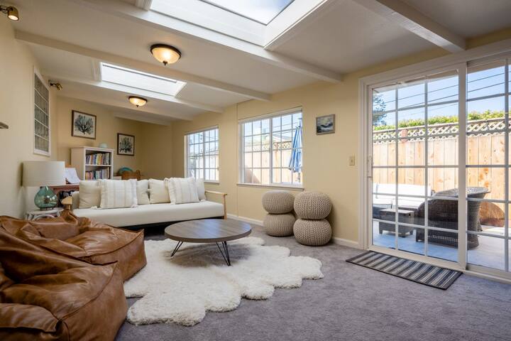 Pleasure Point Getaway with hot tub, dog friendly! gallery image 4