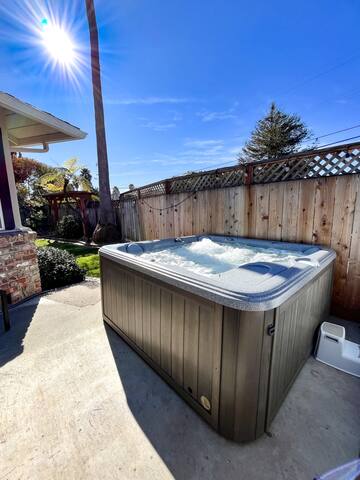 Pleasure Point Getaway with hot tub, dog friendly! gallery image 5