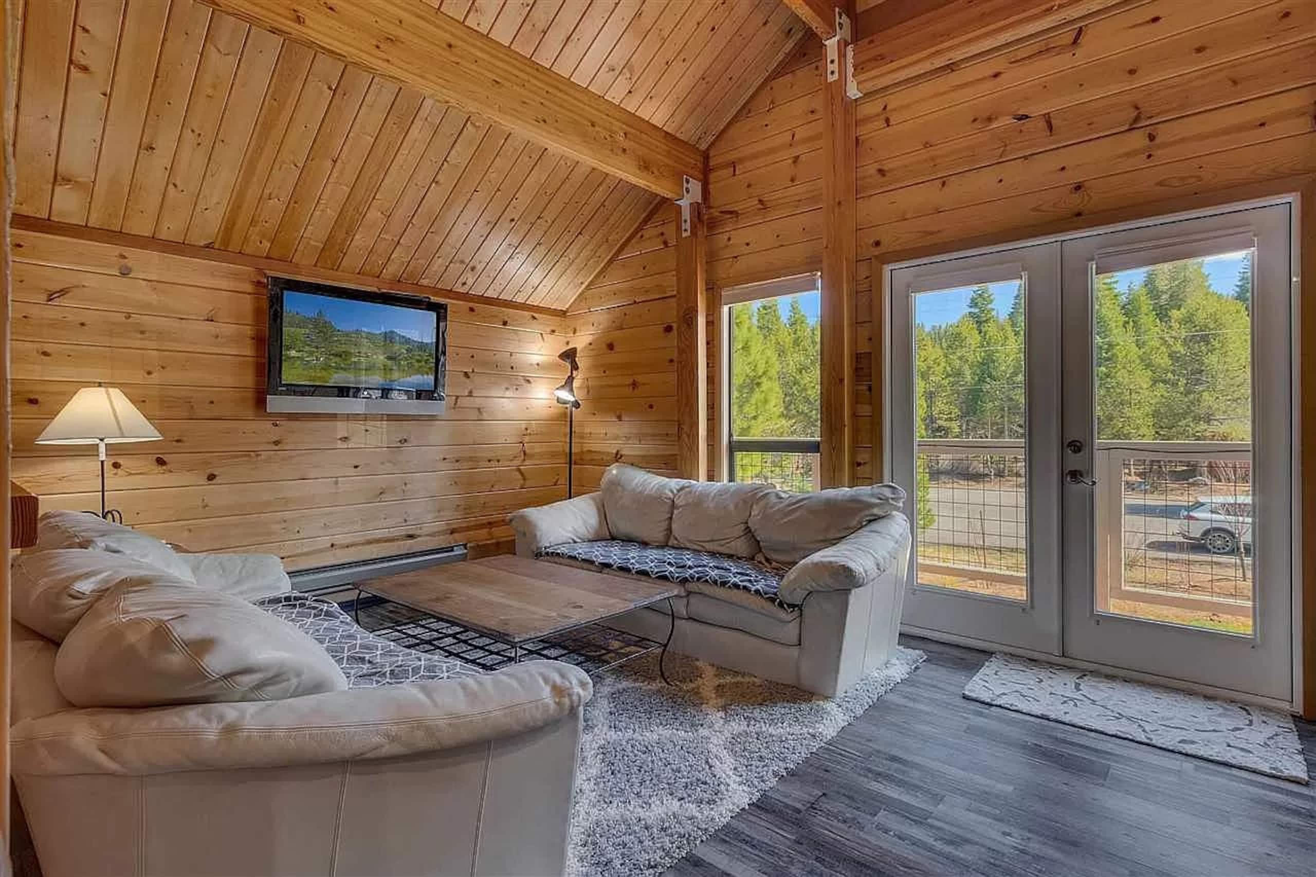 Cozy Homewood Cabin Near Skiing & Beaches - Photo 15