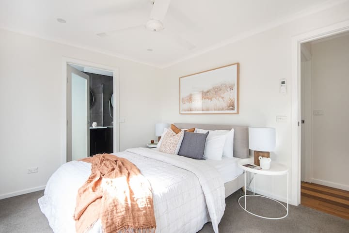 Master bedroom with enuite 