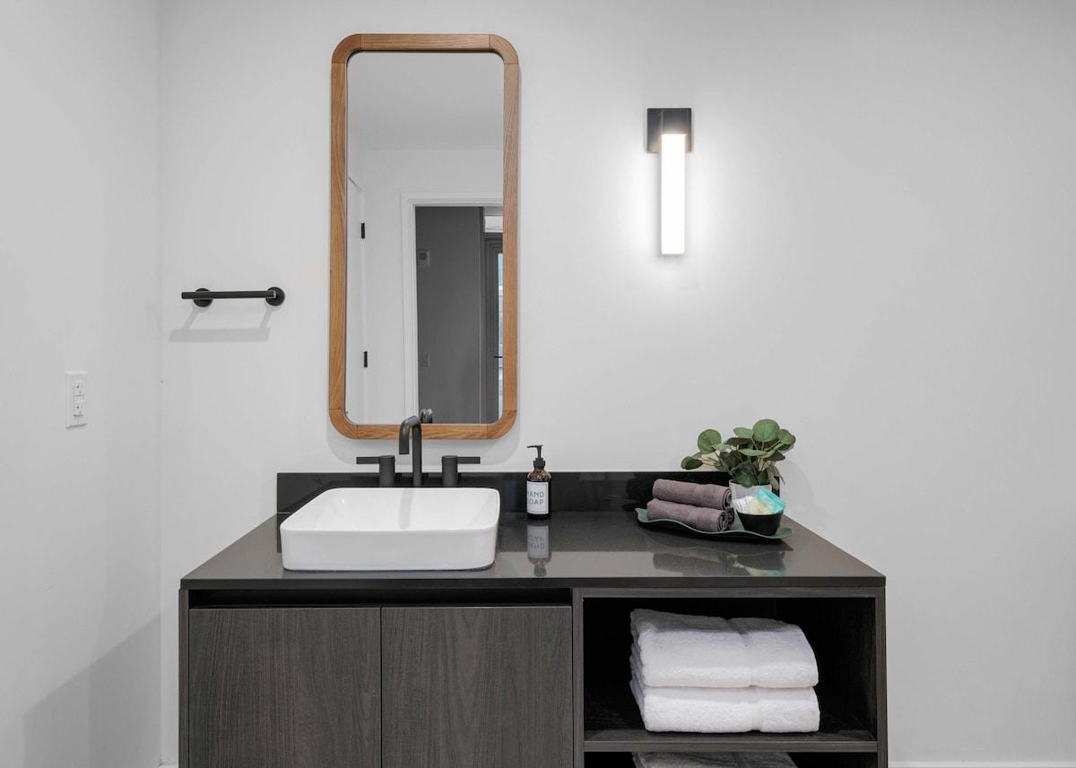 Stay in Style on Rainey Street | Unreal Amenities