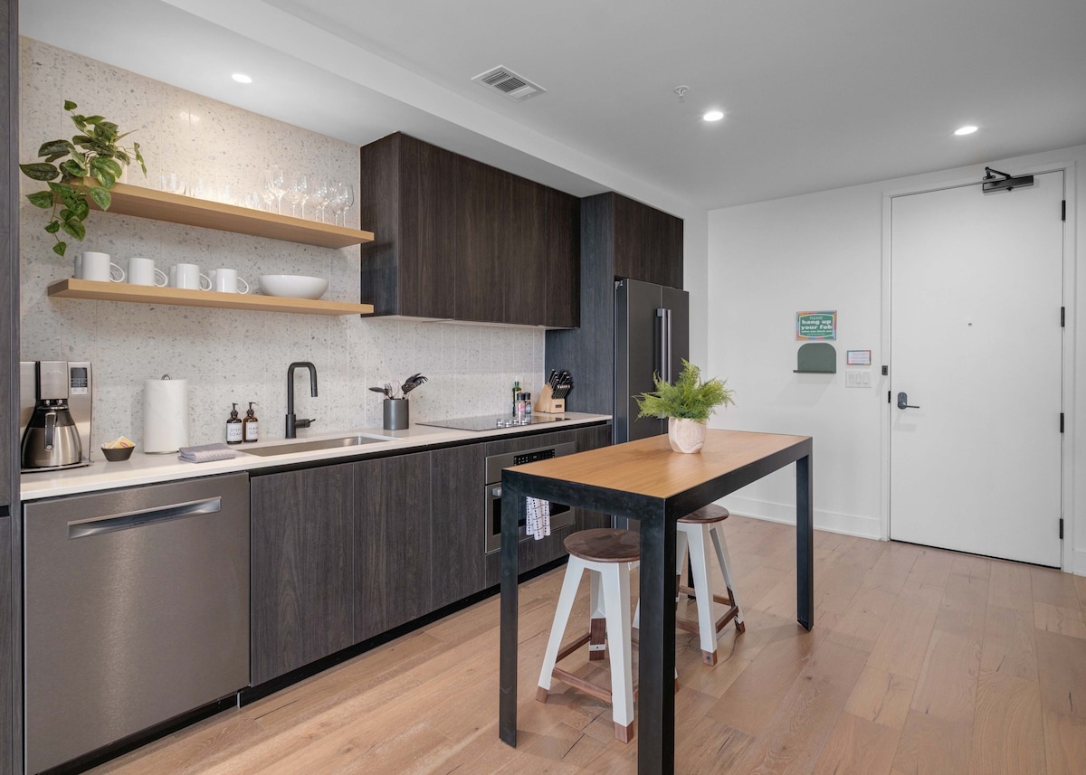 Stay in Style on Rainey Street | Unreal Amenities