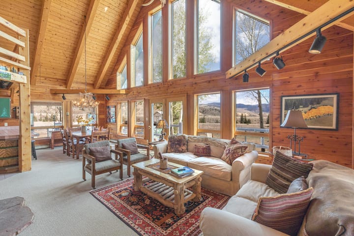 Custom Log Home-Pet-Friendly-Rio Grande River Acce