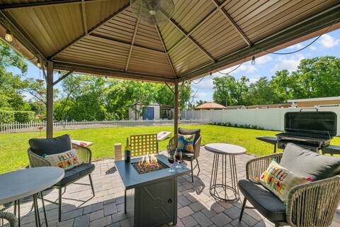 NEW Design~Movie Night Bar~Fire Pit~Hammocks~Games