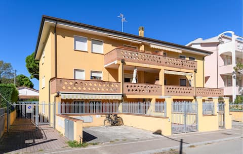 Cozy apartment in Comacchio with WiFi