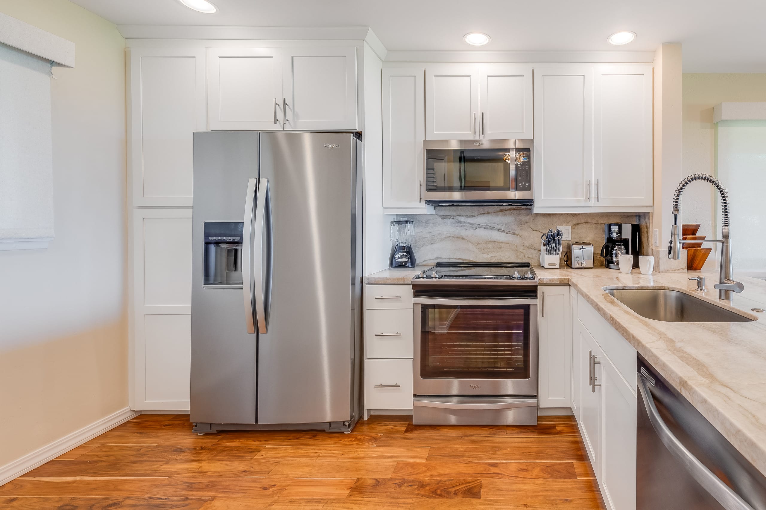 Condo in Lahaina · ★4.91 · 2 bedrooms · 3 beds · 2 baths - Image 12