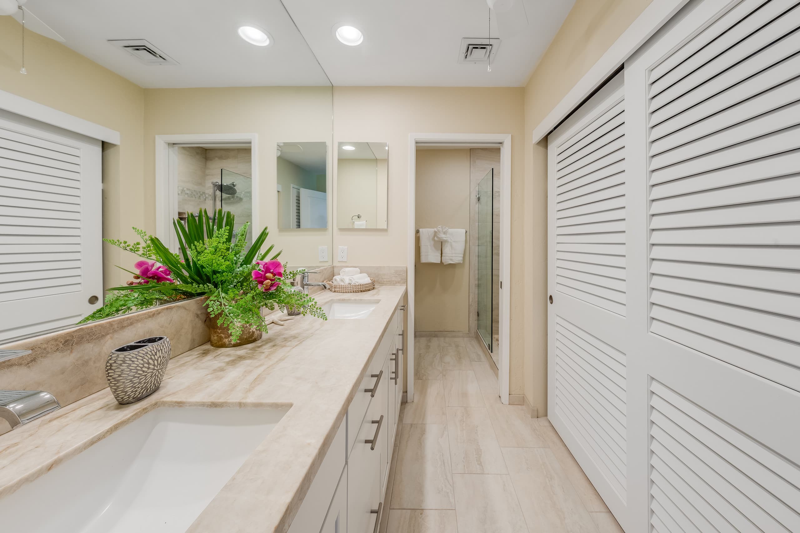 Condo in Lahaina · ★4.91 · 2 bedrooms · 3 beds · 2 baths - Image 24