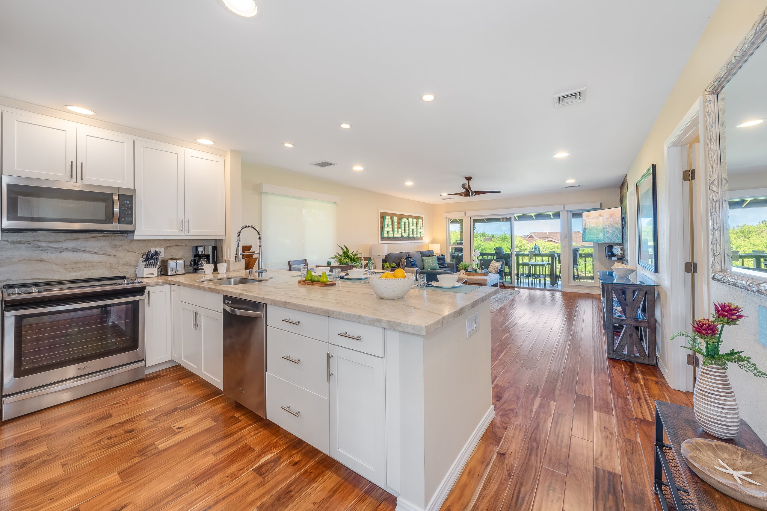 Condo in Lahaina · ★4.91 · 2 bedrooms · 3 beds · 2 baths - Image 10