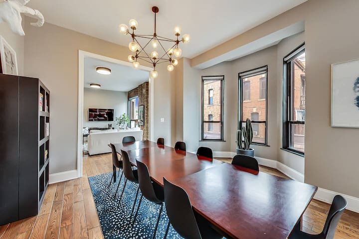 Lovely 4 Bedroom Spot located in Charming Old Town