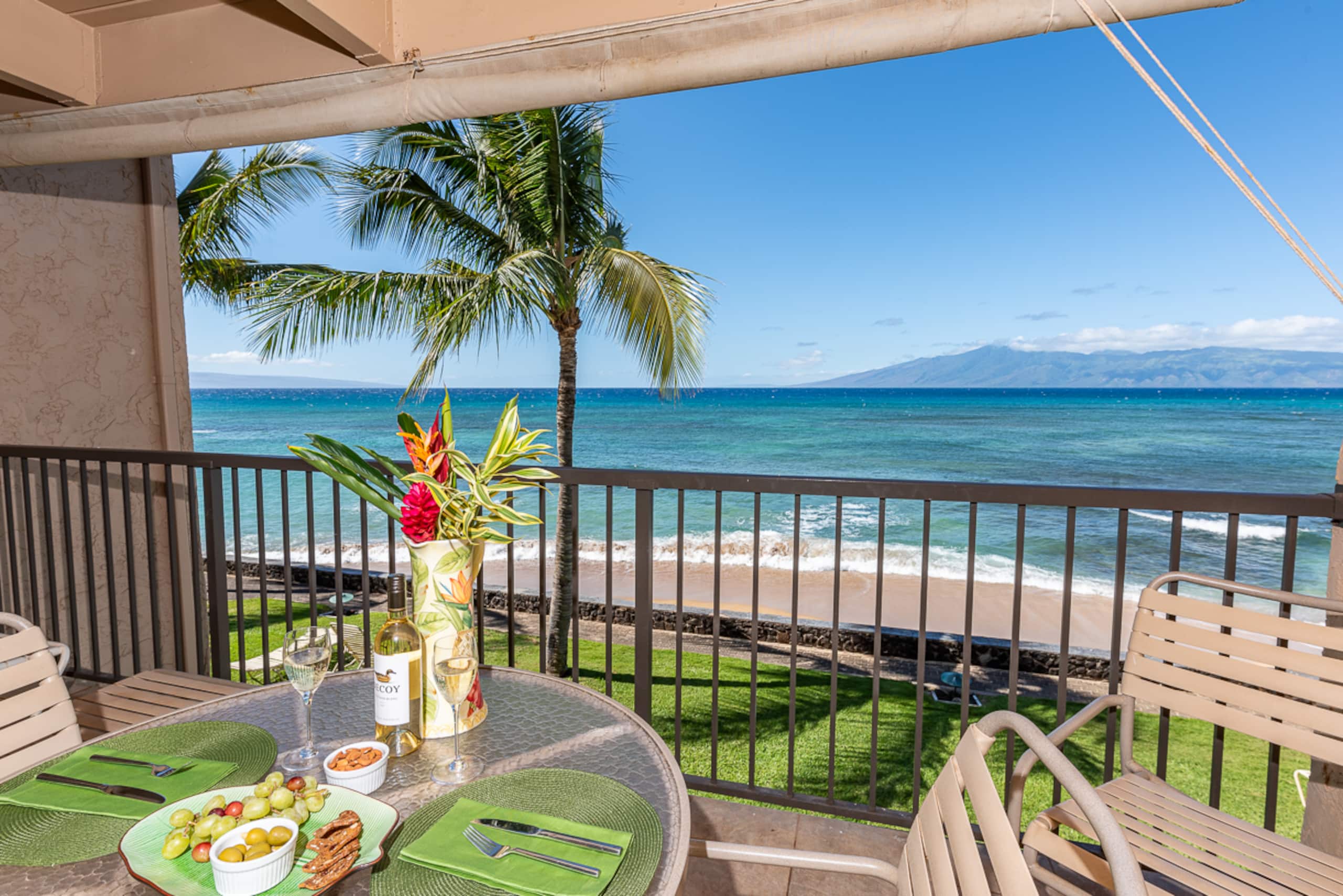 Condo in Lahaina · ★4.89 · 2 bedrooms · 3 beds · 2 private baths - Image 1