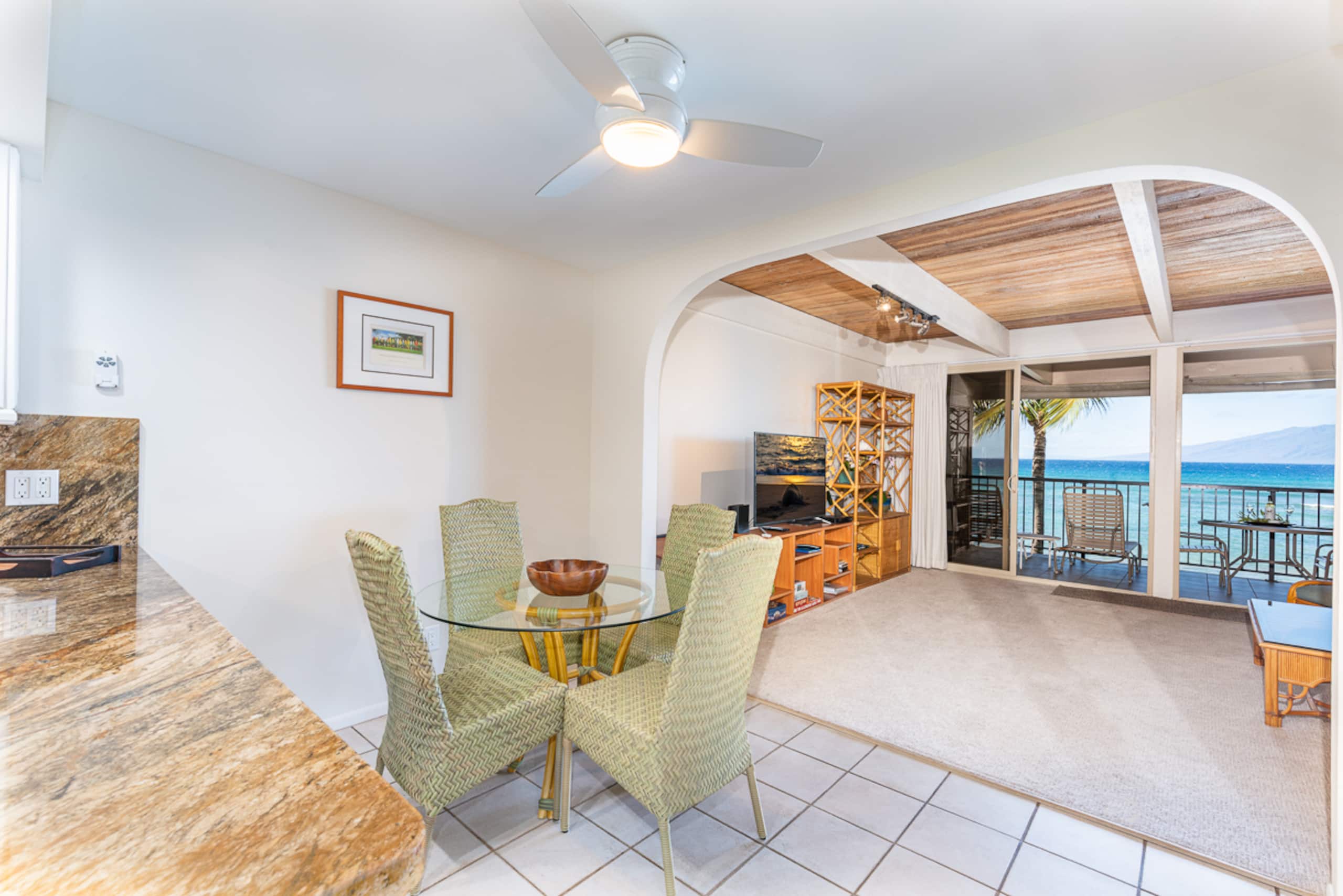 Condo in Lahaina · ★4.89 · 2 bedrooms · 3 beds · 2 private baths - Image 3