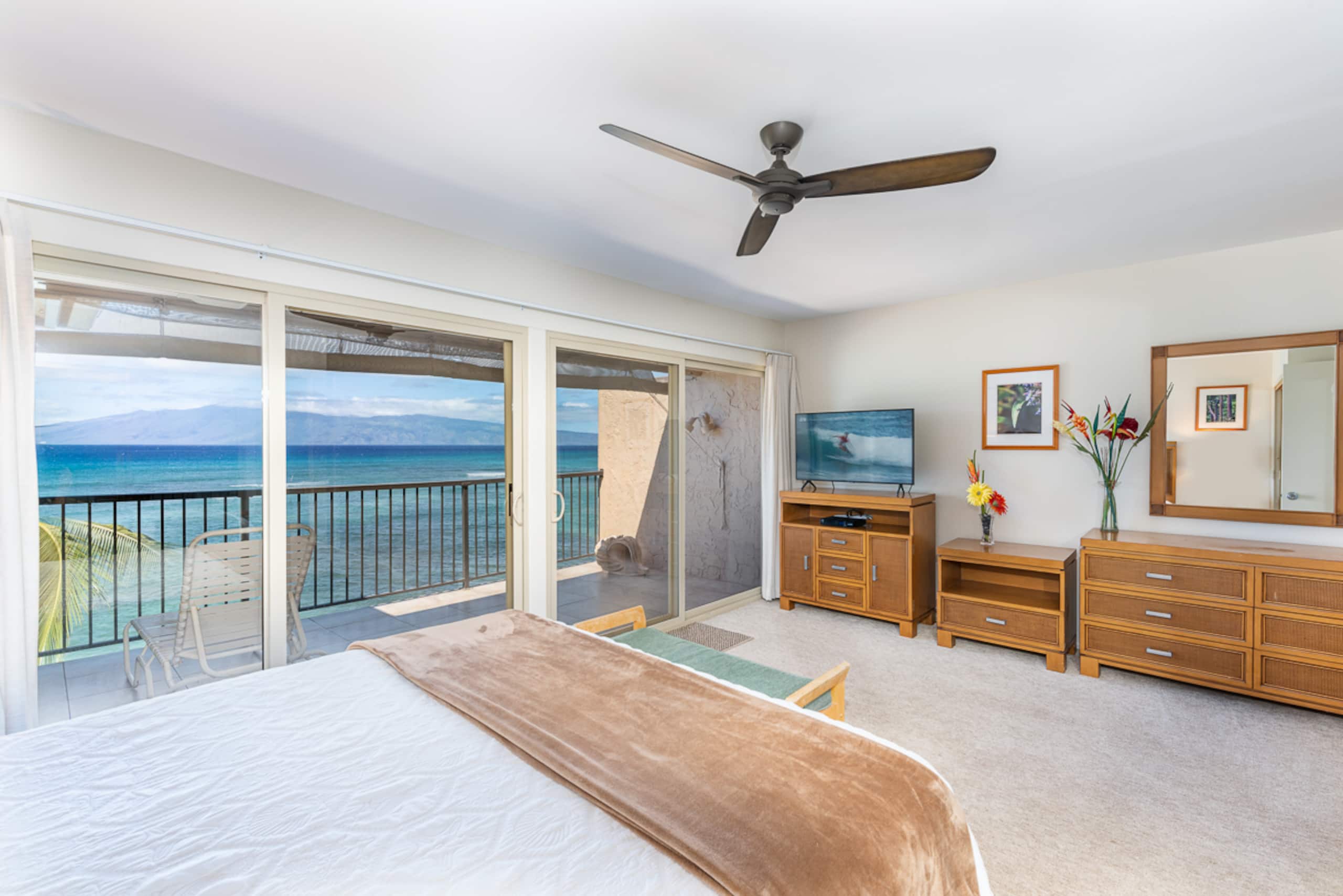 Condo in Lahaina · ★4.89 · 2 bedrooms · 3 beds · 2 private baths - Image 17