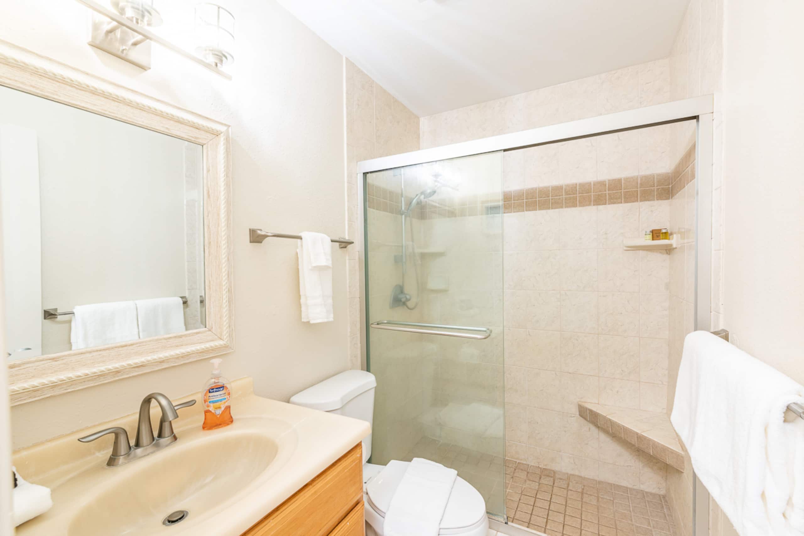 Condo in Lahaina · ★4.89 · 2 bedrooms · 3 beds · 2 private baths - Image 23