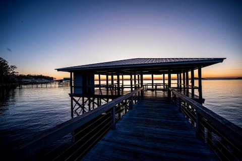 Sunset Paradise:Waterfront home with amazing views