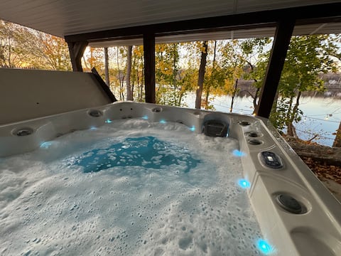 Riverside Getaway w/HotTub | 3BR