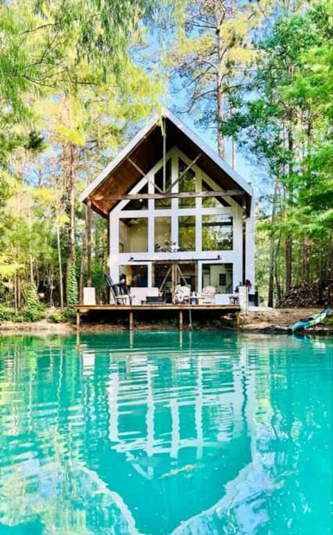 Waterfront Lonestar Cabin in a Magical Forest!
