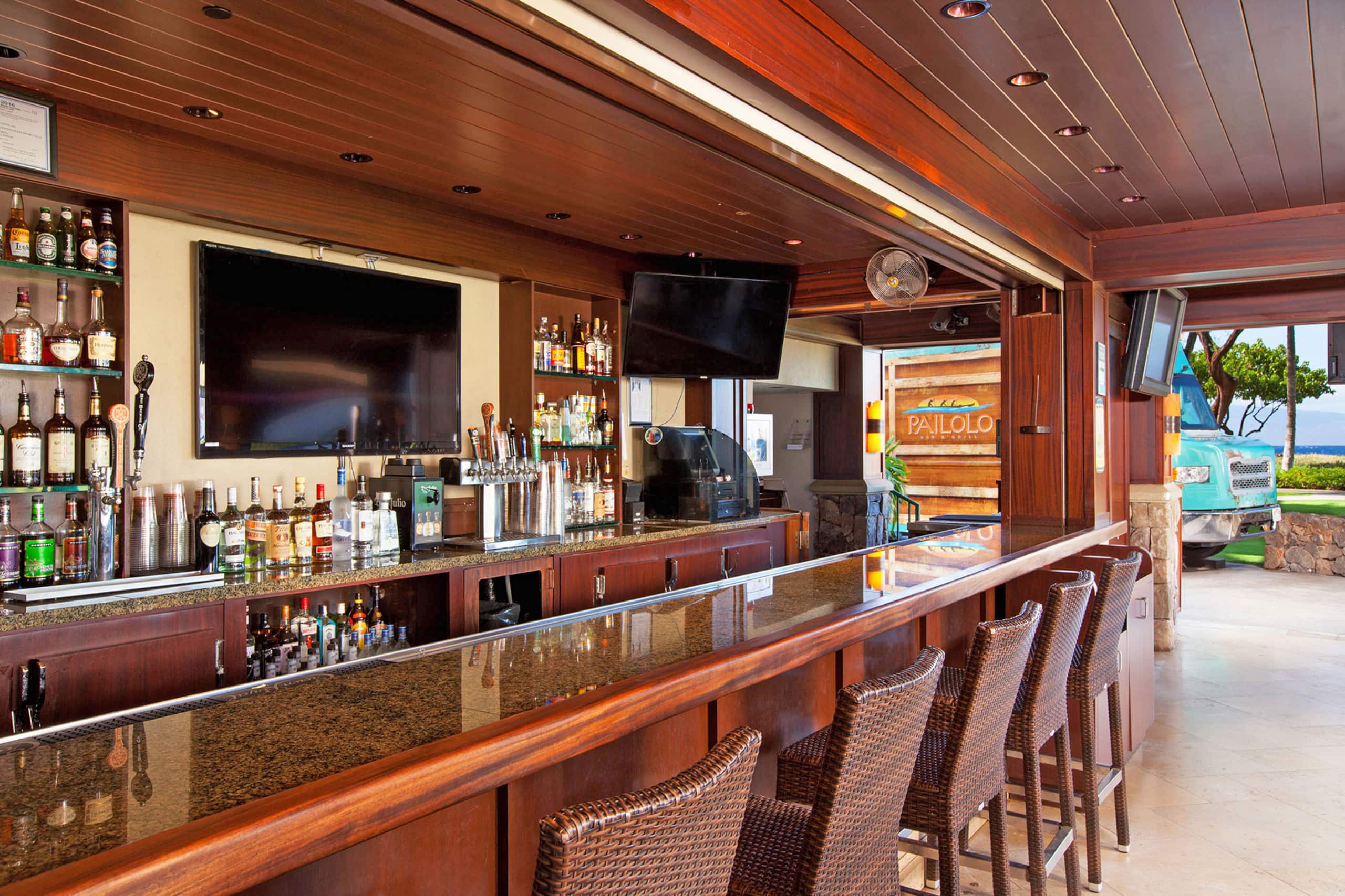 Condo in Lahaina · ★5.0 · 2 bedrooms · 4 beds · 2 private baths - Image 25
