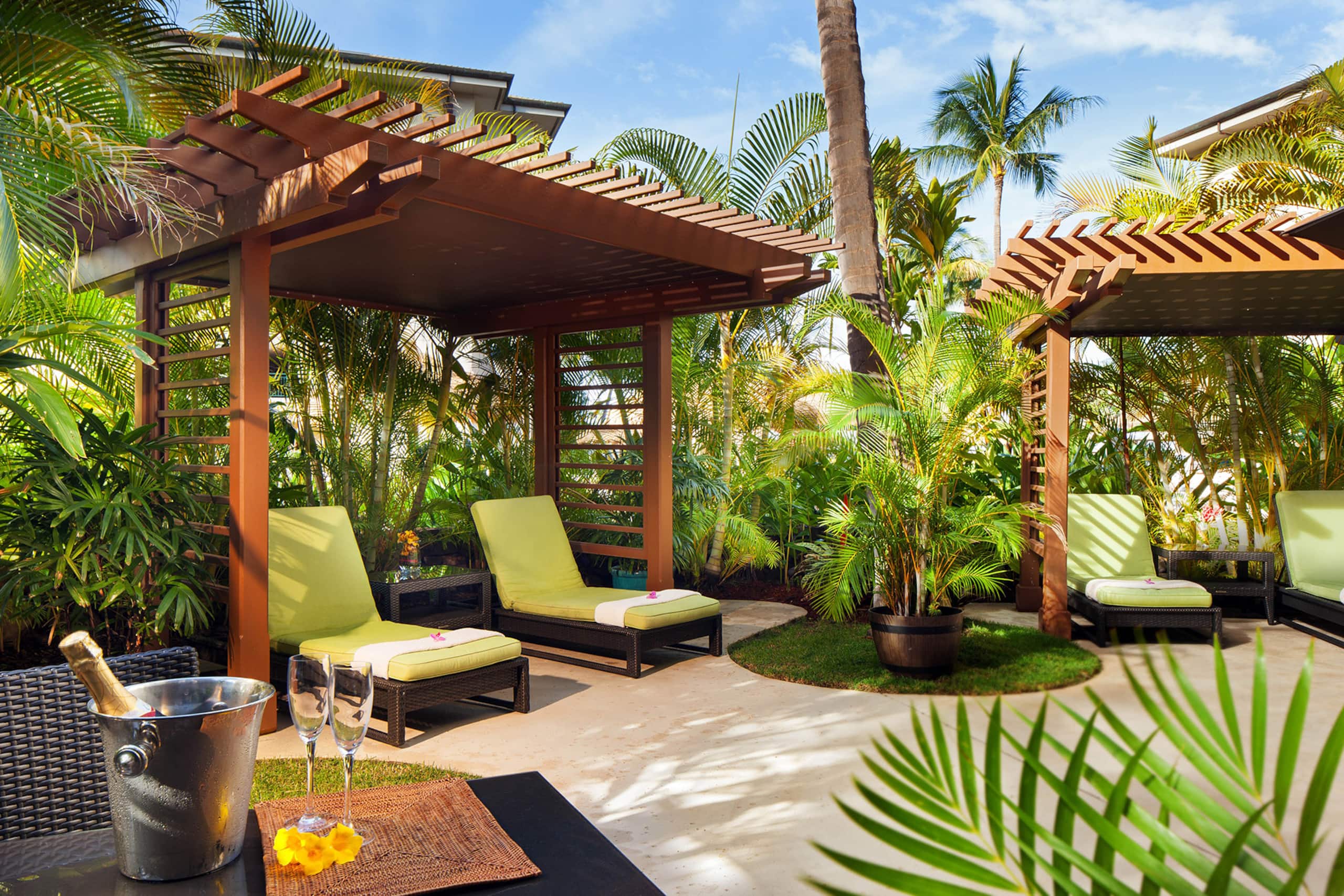 Condo in Lahaina · ★5.0 · 2 bedrooms · 4 beds · 2 private baths - Image 31