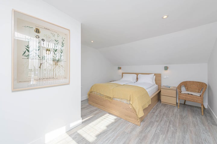 Chumba cha kulala mara mbili ghorofani
