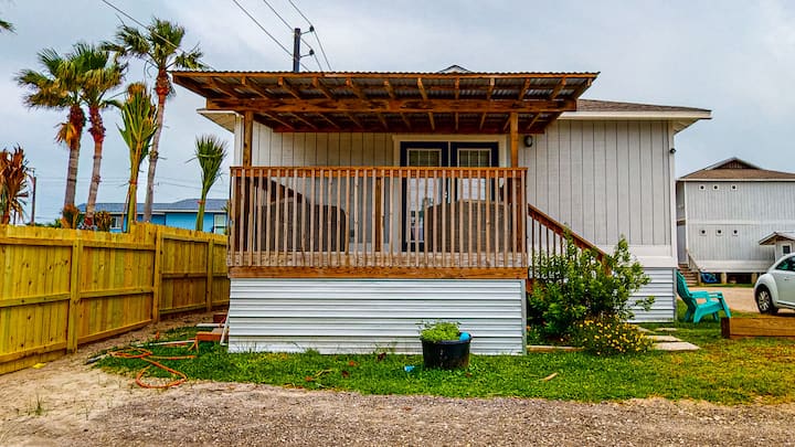 In Town, Pet Friendly, Golf Cart Accessible - Port Aransas, TX