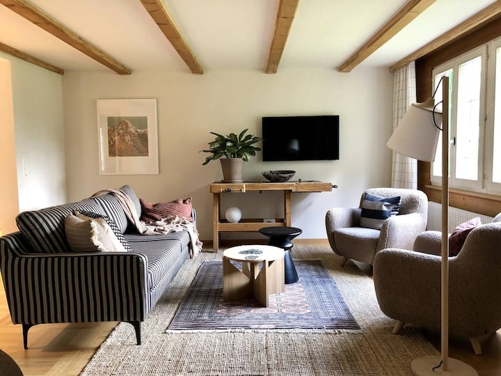 Waterfall Views | Stylish Design | Big Comfy Bed - Lauterbrunnen