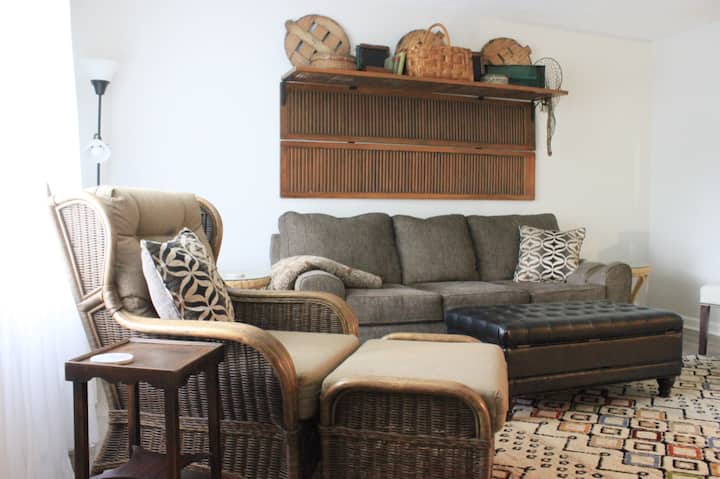 Updated Cottage, Screened  Patio, Super Clean Wifi - Kentucky Lake