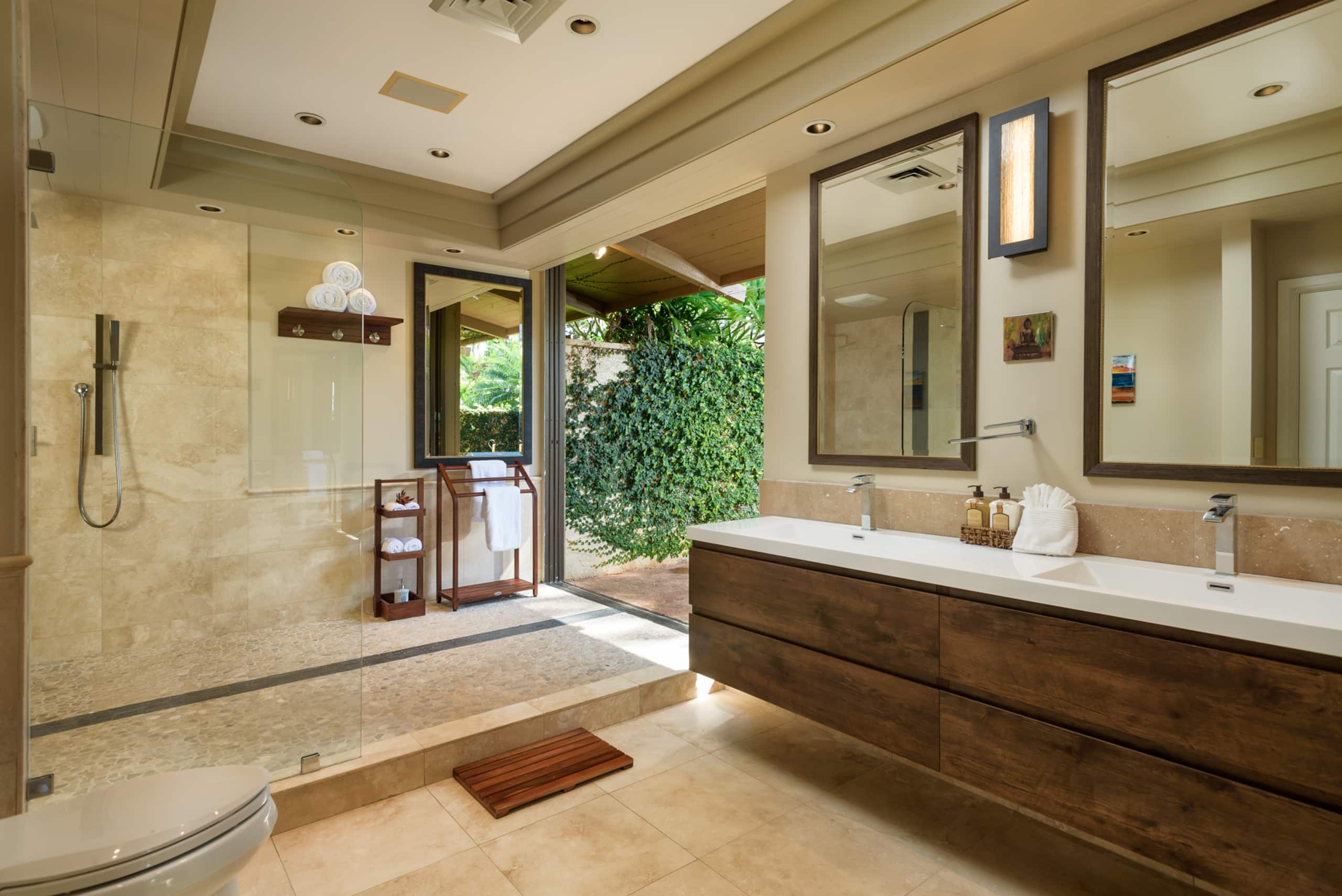 Home in Lahaina · ★4.85 · 5 bedrooms · 5 beds · 5.5 baths - Image 23