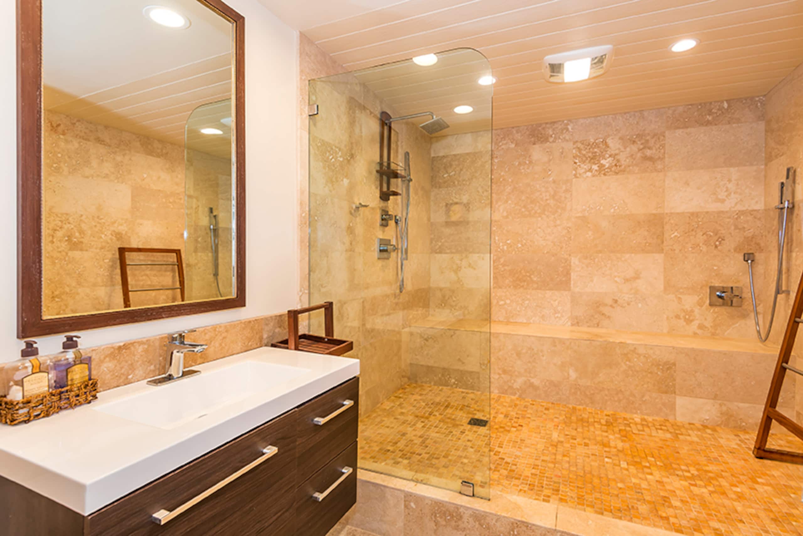 Home in Lahaina · ★4.85 · 5 bedrooms · 5 beds · 5.5 baths - Image 24