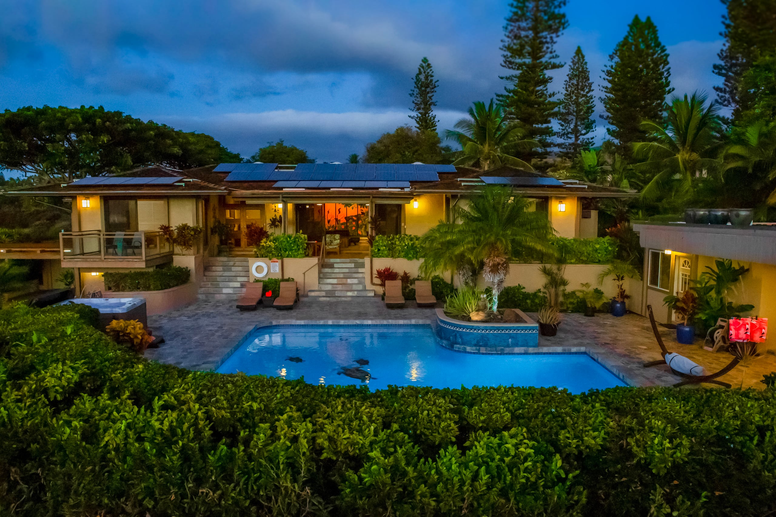 Home in Lahaina · ★4.85 · 5 bedrooms · 5 beds · 5.5 baths - Image 45