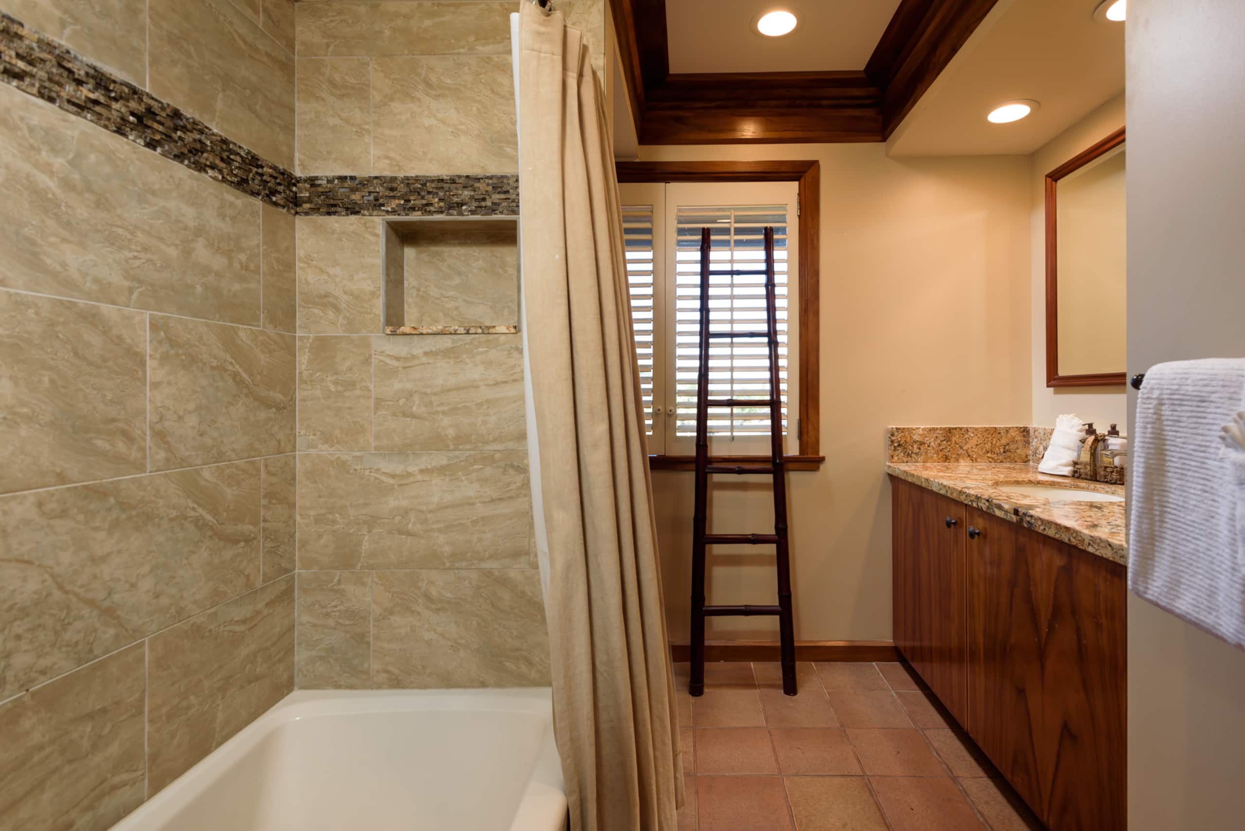 Home in Lahaina · ★4.85 · 5 bedrooms · 5 beds · 5.5 baths - Image 21