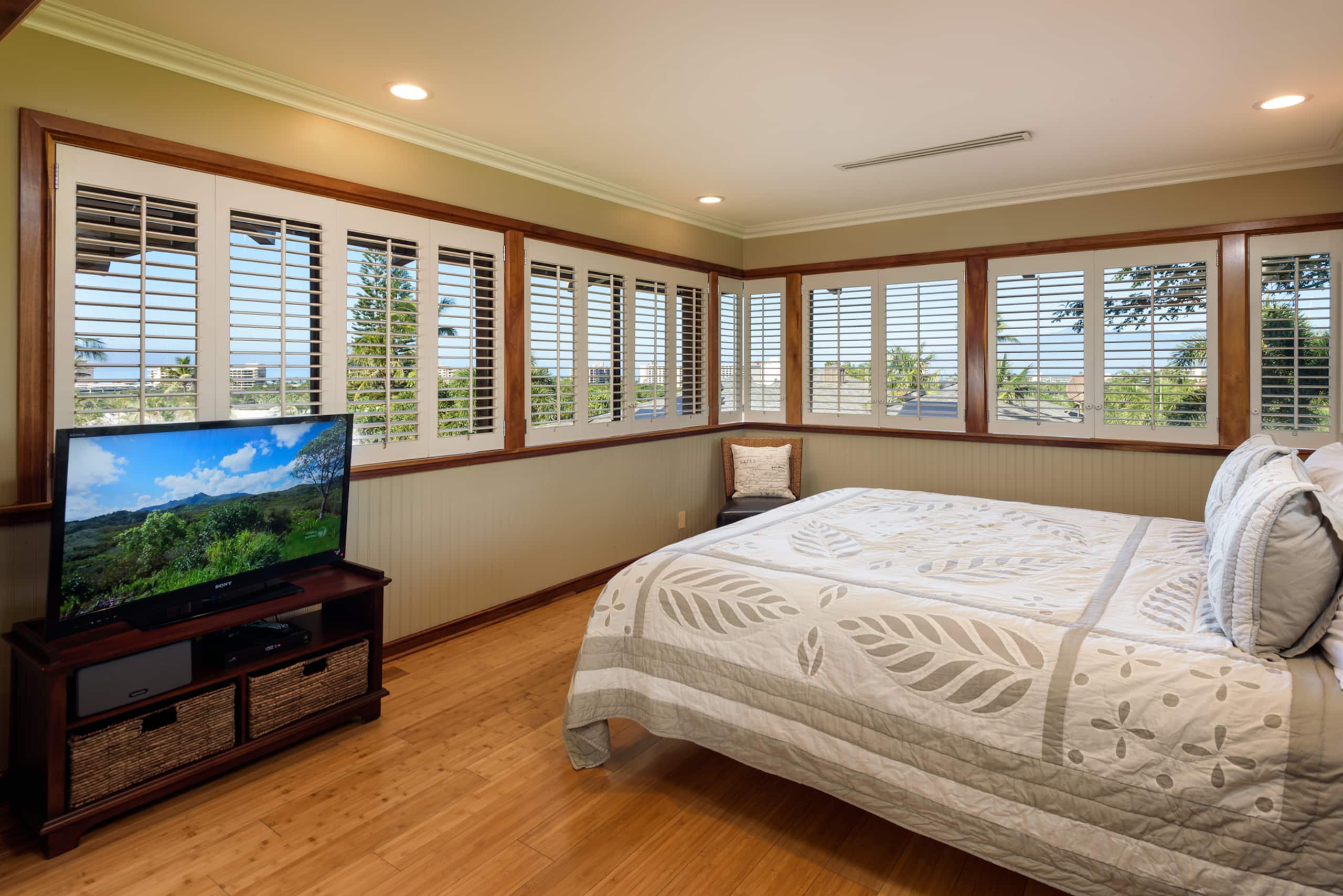 Home in Lahaina · ★4.85 · 5 bedrooms · 5 beds · 5.5 baths - Image 14