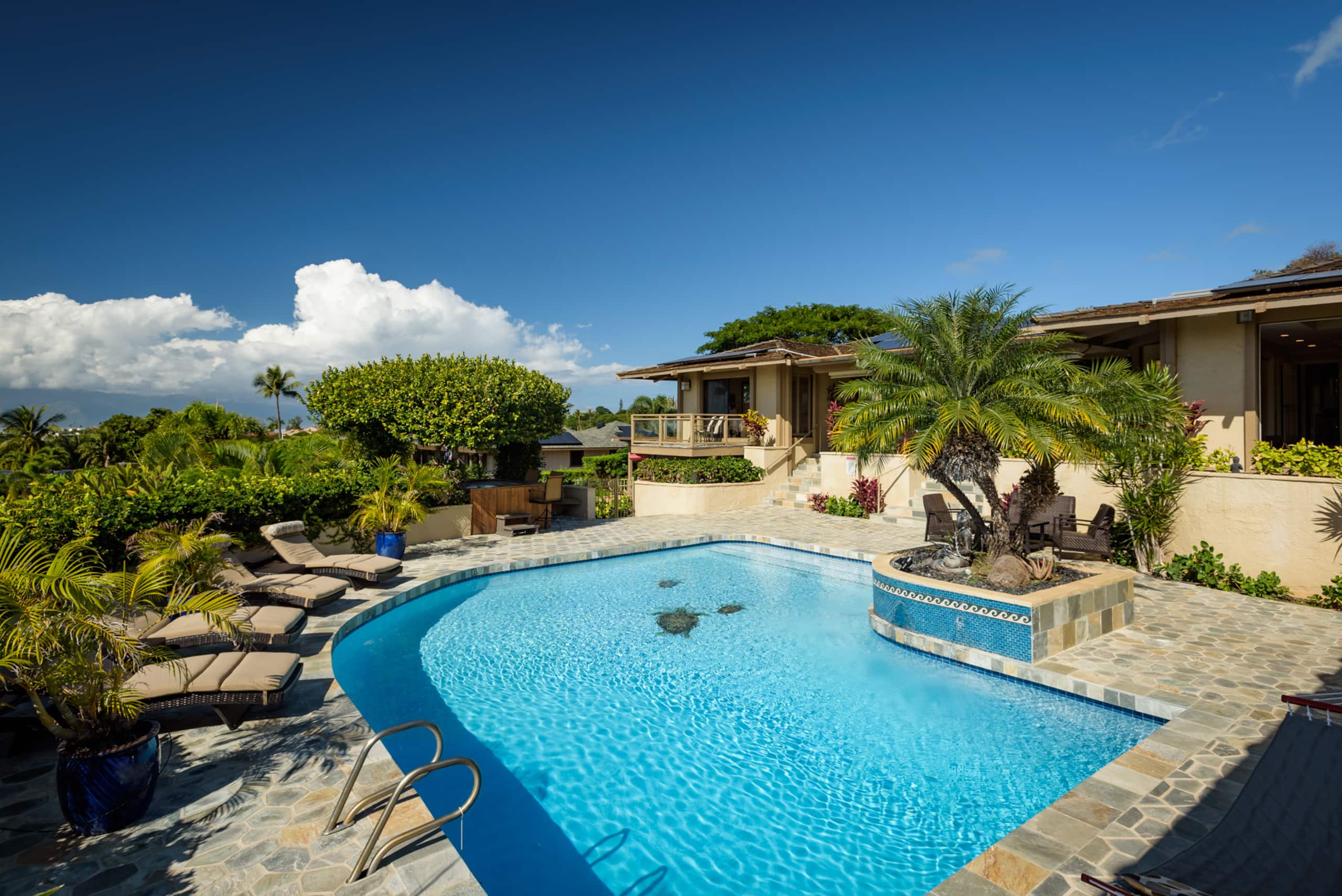 Home in Lahaina · ★4.85 · 5 bedrooms · 5 beds · 5.5 baths - Image 39