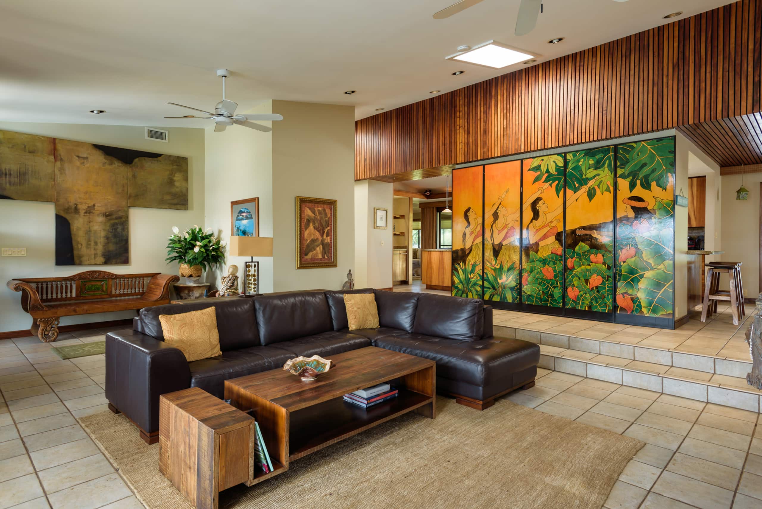 Home in Lahaina · ★4.85 · 5 bedrooms · 5 beds · 5.5 baths - Image 3
