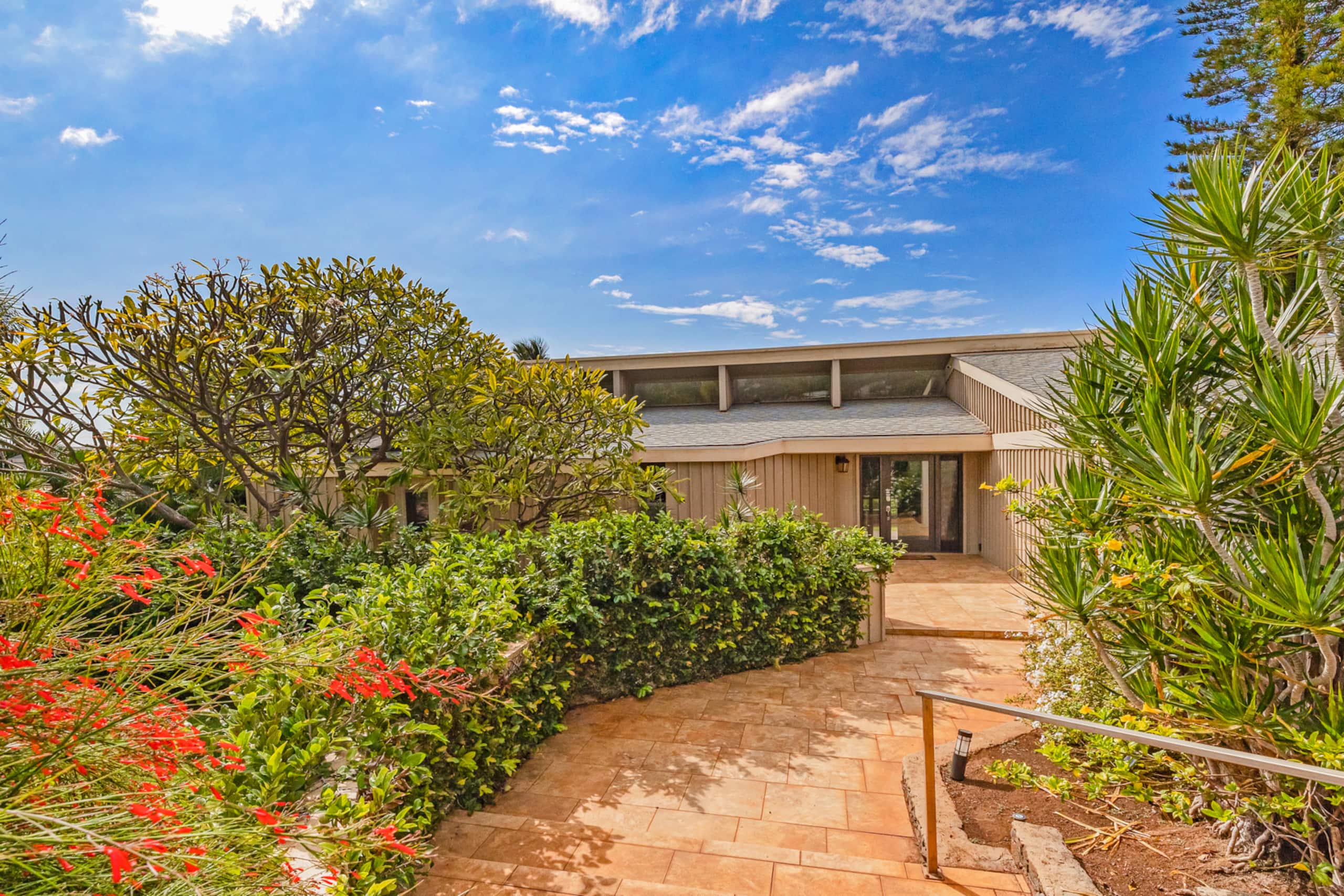 Home in Lahaina · ★4.83 · 6 bedrooms · 9 beds · 3 baths - Image 50