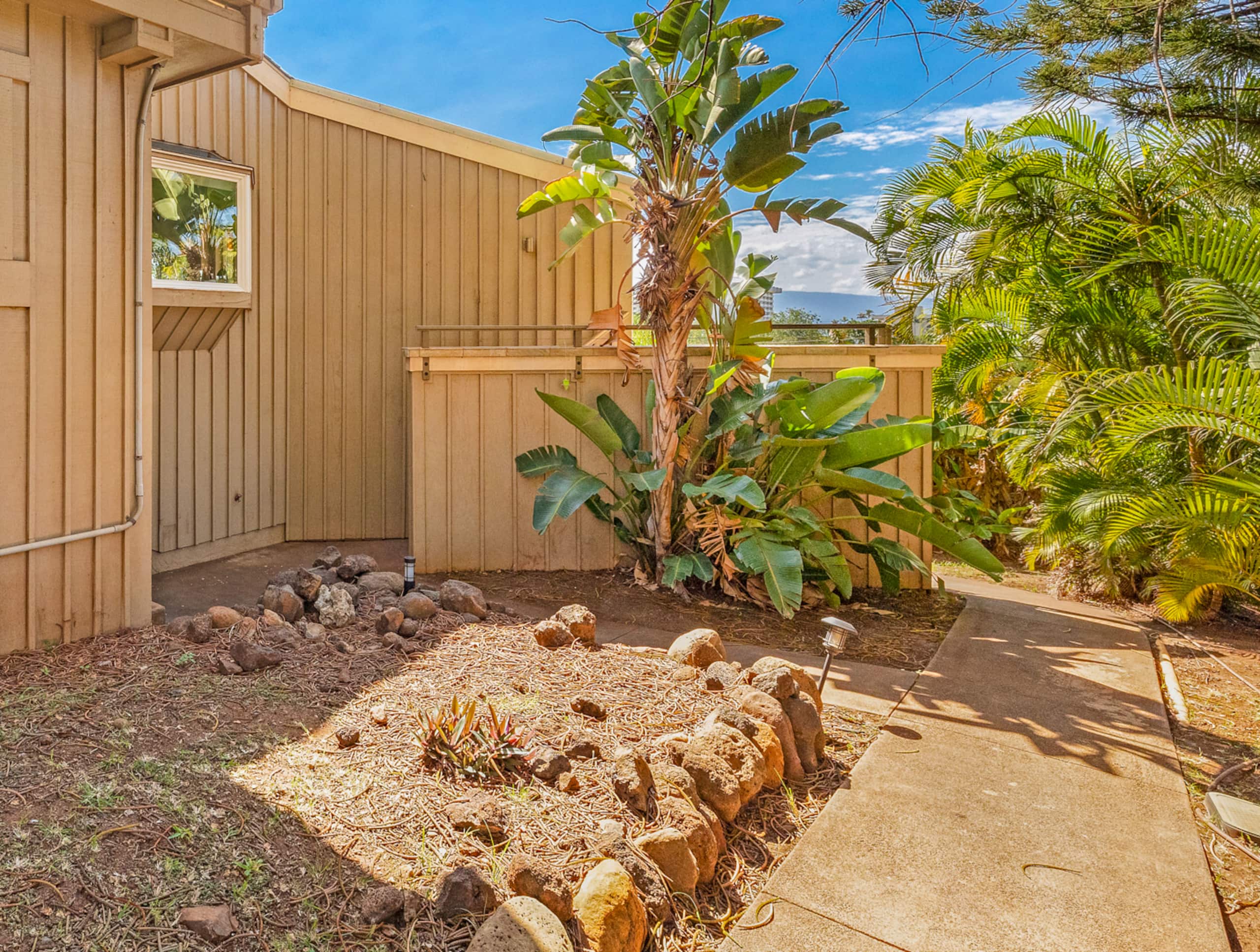 Home in Lahaina · ★4.83 · 6 bedrooms · 9 beds · 3 baths - Image 52
