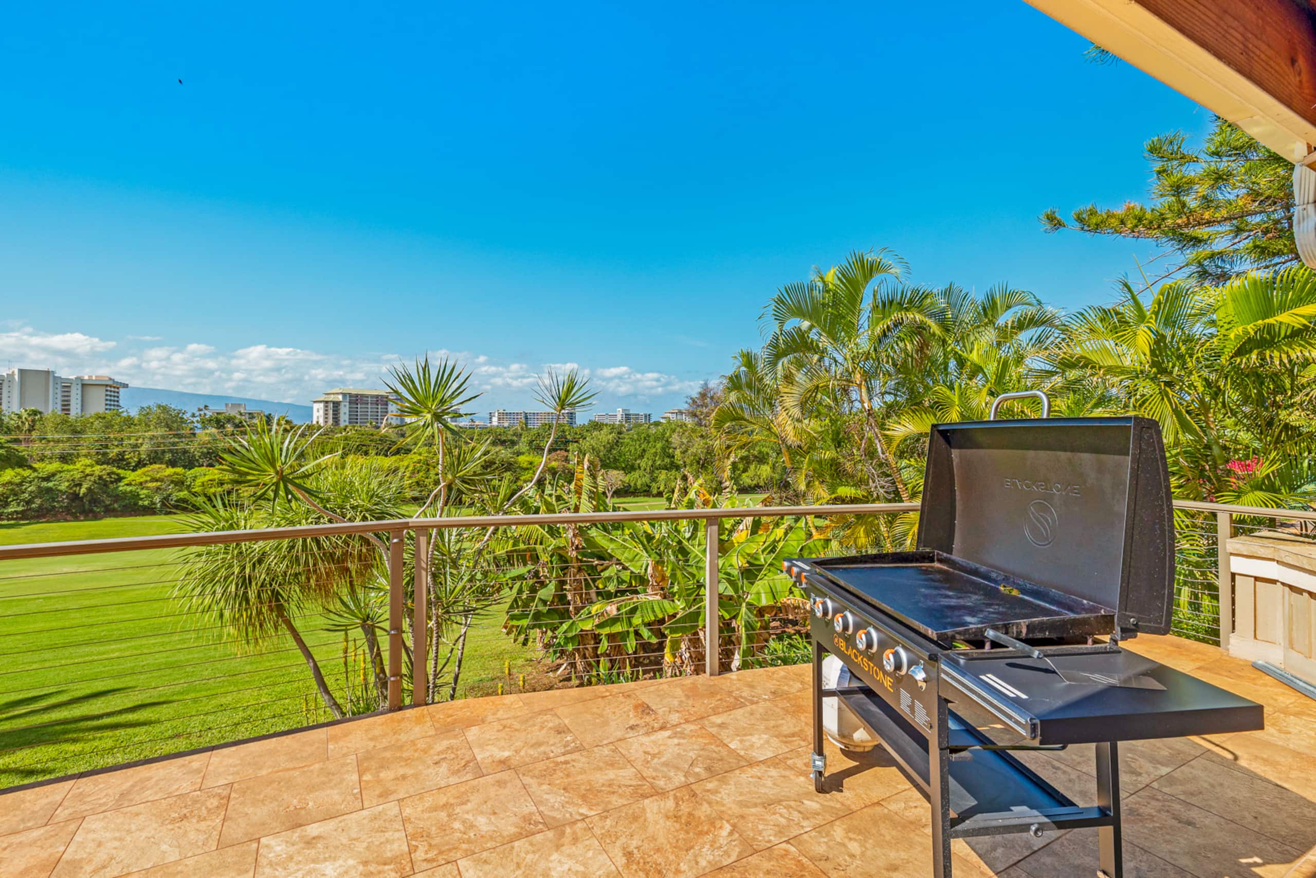 Home in Lahaina · ★4.83 · 6 bedrooms · 9 beds · 3 baths - Image 44
