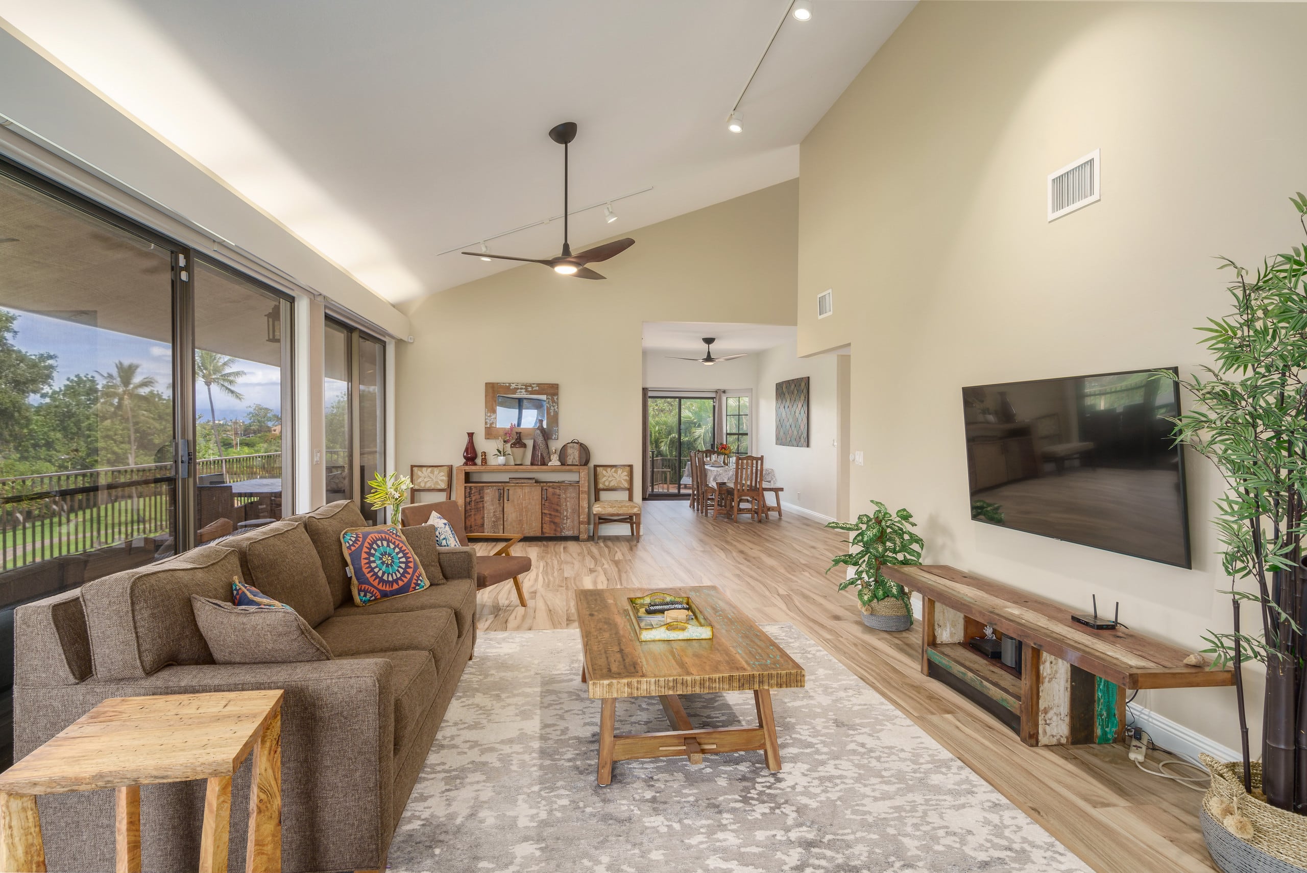 Home in Lahaina · ★4.86 · 3 bedrooms · 4 beds · 2 baths - Image 4