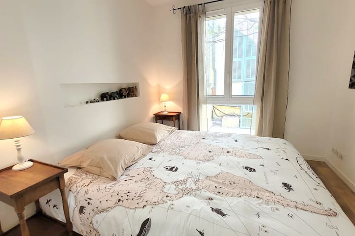 Dhomë gjumi kryesore me dush dhe tualet
Krevat dopio