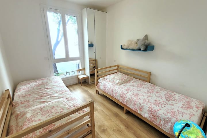 Dhoma gjumi me 2 krevate 80*cm