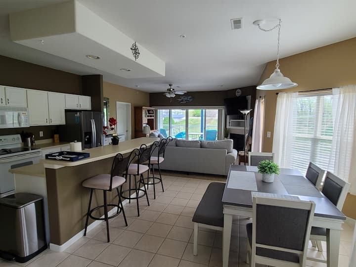 Lake front condo w/3 pools in horseshoe bend area Condominiums for
