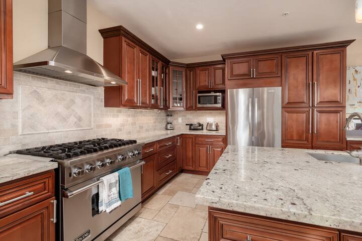 Luxury Oceanview Compound for 30 gallery image 5