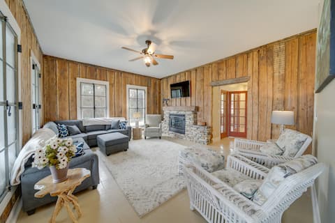 Scenic Loon Lake Adventure Retreat w/ Dock!