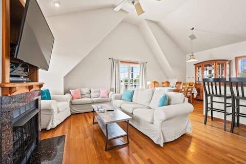 Top performing Airbnb: Cozy Beach House 4BR, Hot tub, Pets OK in Waves