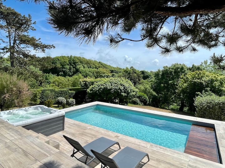 Superb house with swimmingpool&jacuzzi in the dune