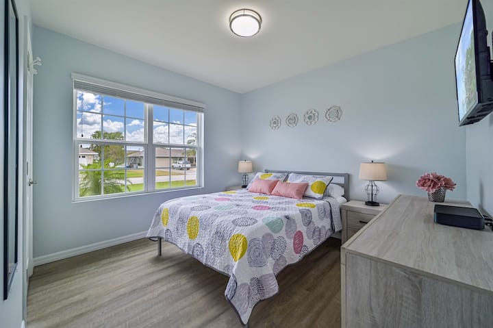 Habitación con cama tamaño queen 1