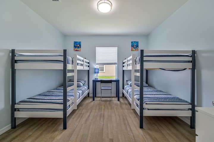 Dormitorio con literas