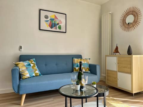 Airbnb performant: T2 City center with free parking à Croix De Pierre / Route D'espagne
