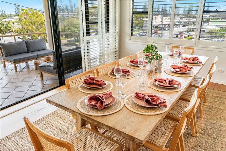 Cowrie House | Spacious, Modern holiday home